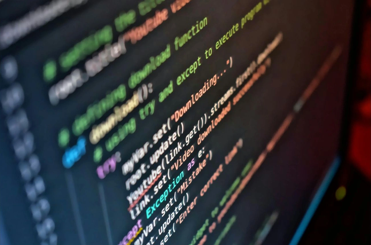 Optimisation SEO Illustration d'optimisation SEO : Lignes de code sur écran d'ordinateur